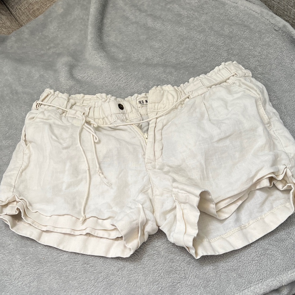 Old Navy Women's Lien Cream Shorts